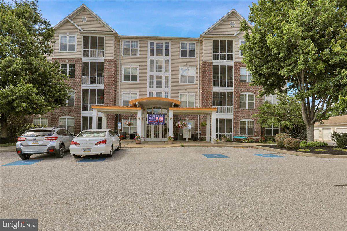 1010 Crest Way - Photo 1