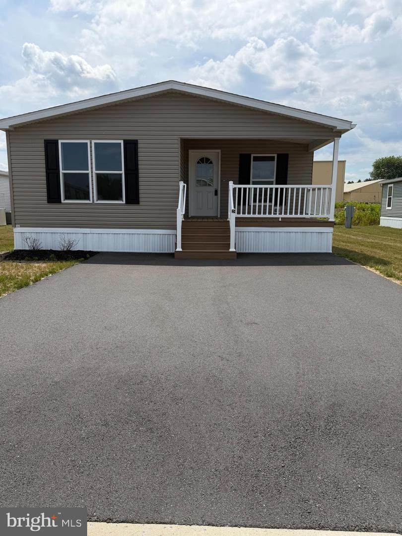 28 Evergreen Aly - Photo 1