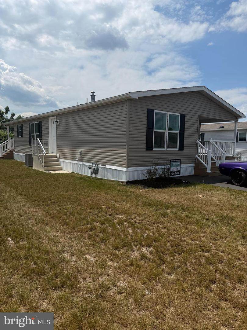 44 Evergreen Aly - Photo 1