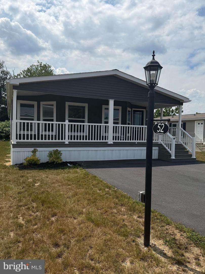 52 Evergreen Aly - Photo 1