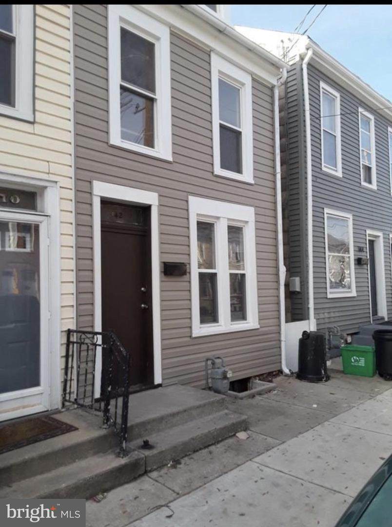 142 Newberry Street - Photo 1