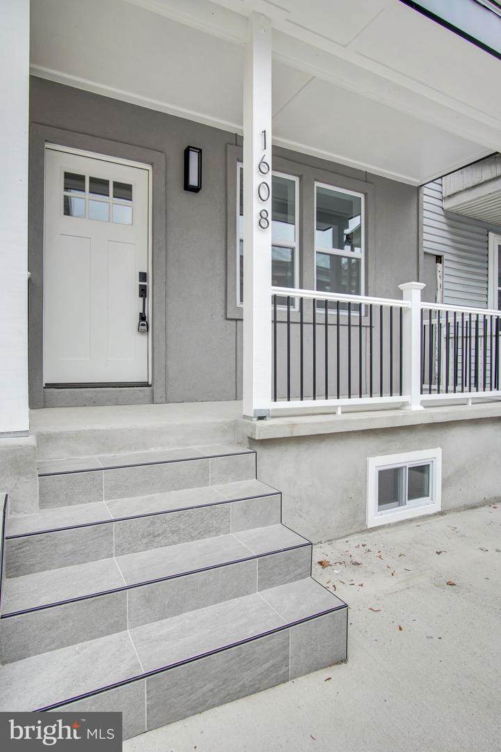 1608 Hunter Street - Photo 1