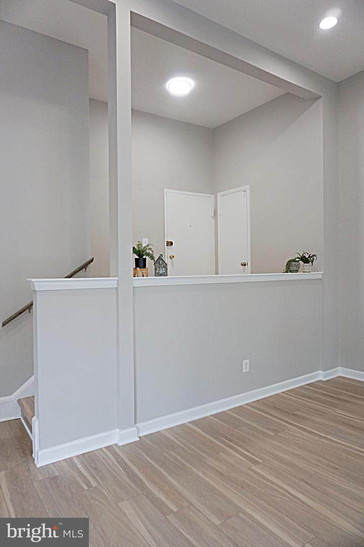 https://bt-photos.global.ssl.fastly.net/brightmls/1280_boomver_1_805099301436-2.jpg