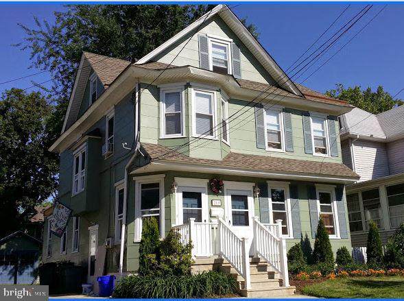 219 Woodlawn Terrace - Photo 1