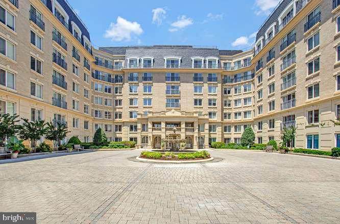5 Park Place - Photo 1