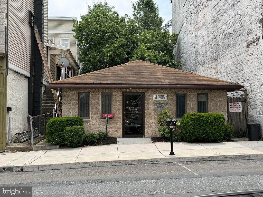 237 Sunbury Street - Photo 1