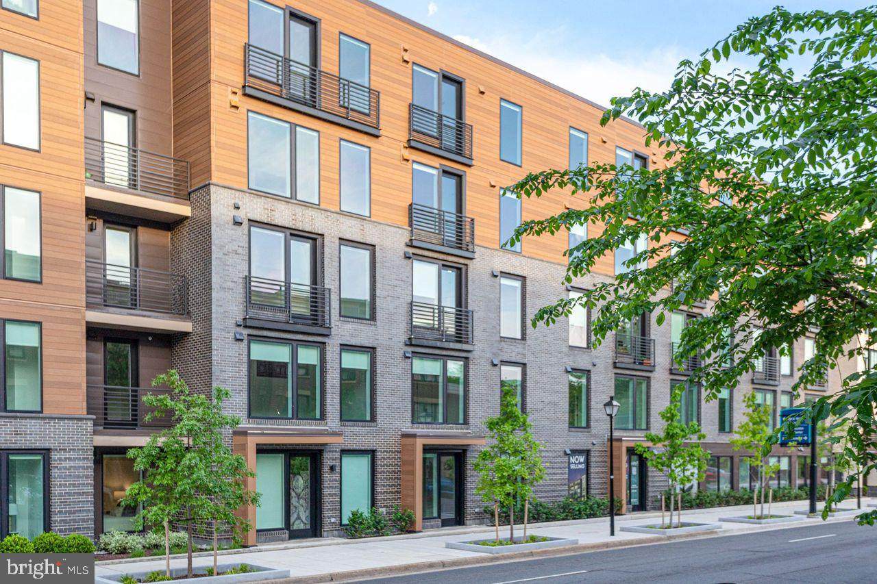 701 Henry Street - Photo 1