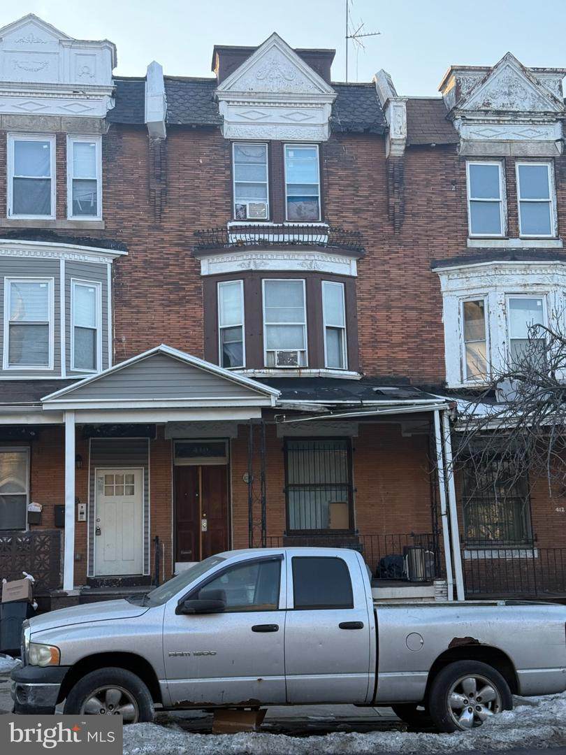 410 52ND Street - Photo 1