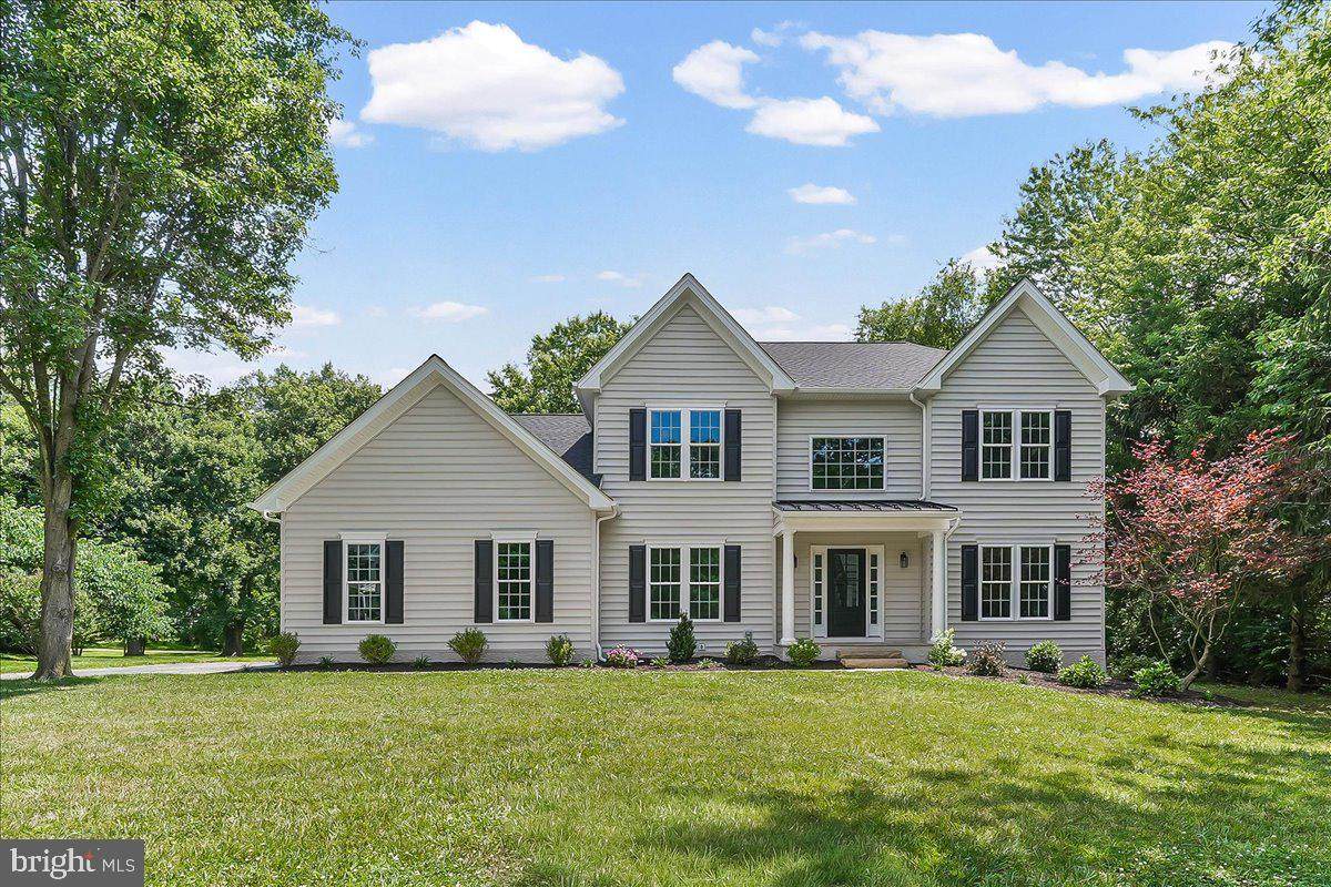 804 Waverly Road - Photo 1
