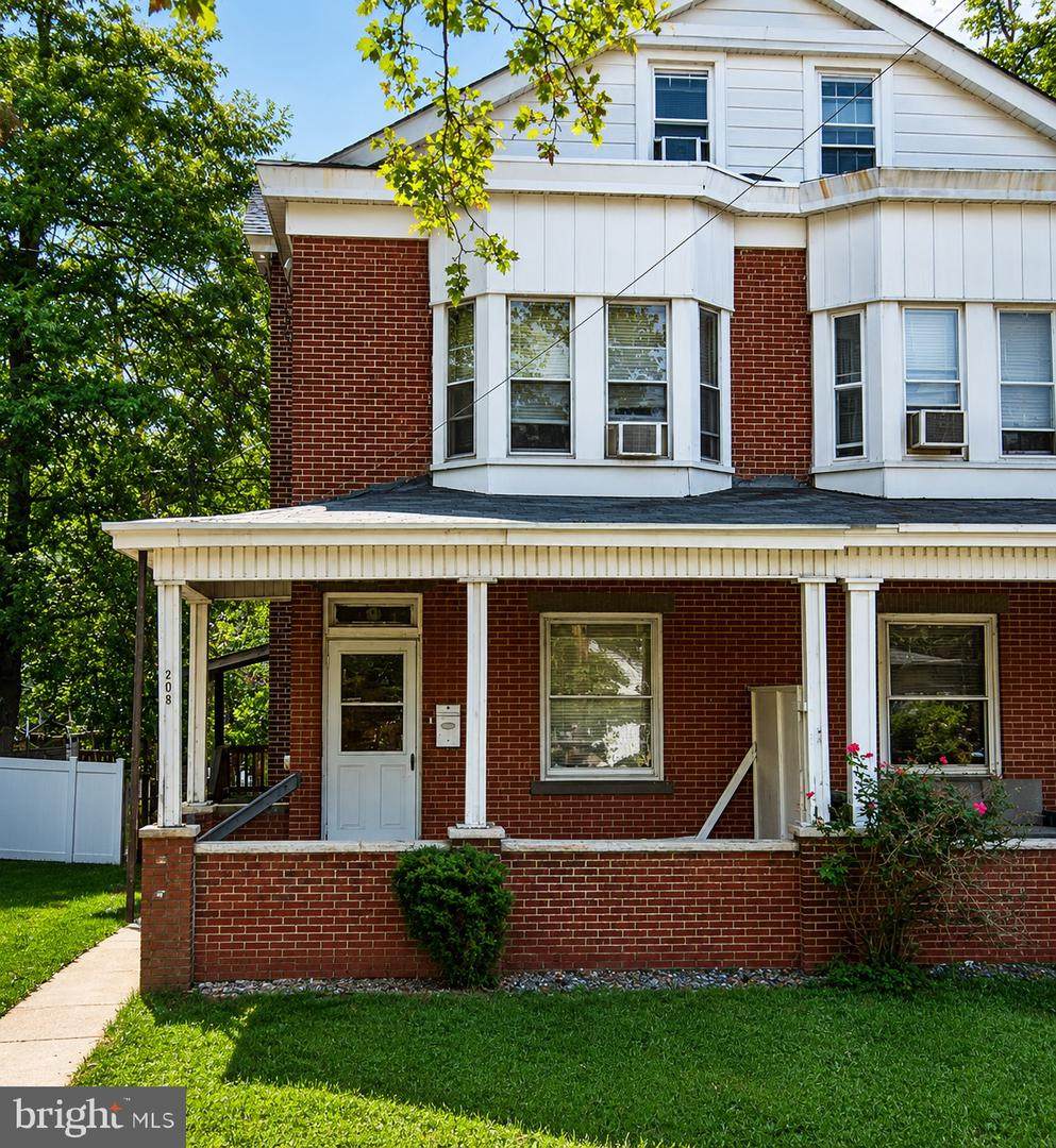 208 Maple Avenue - Photo 1