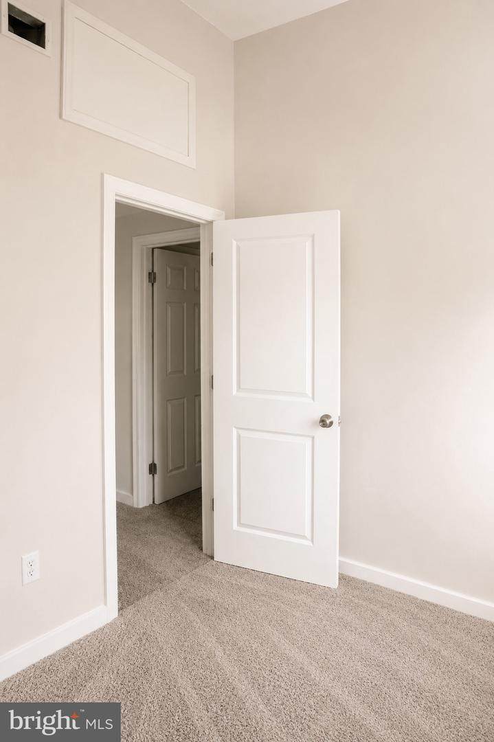 https://bt-photos.global.ssl.fastly.net/brightmls/orig_boomver_1_805111166788-2.jpg