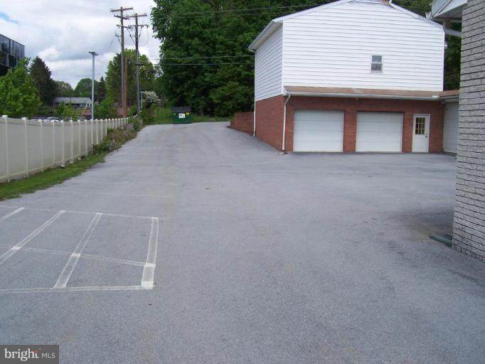 https://bt-photos.global.ssl.fastly.net/brightmls/orig_boomver_1_805111296882-2.jpg