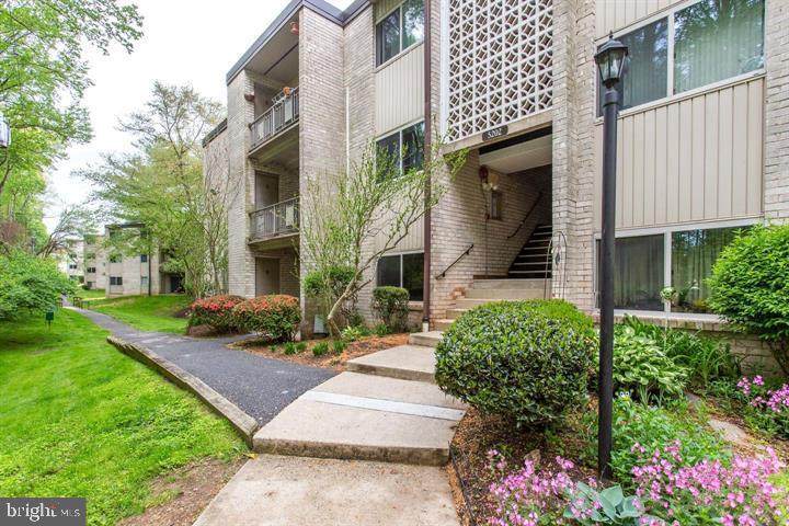 5202 Crossfield Court - Photo 1