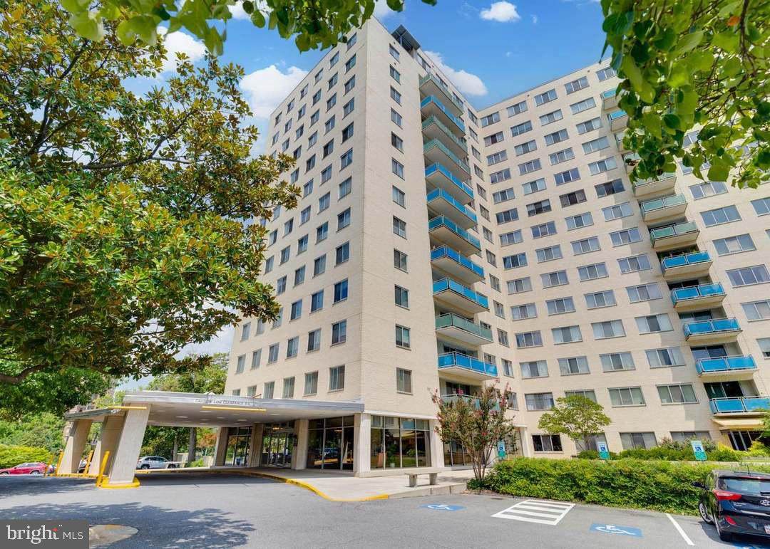 10201 Grosvenor Place - Photo 1
