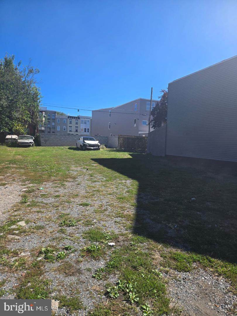 135 Lemon Street - Photo 1
