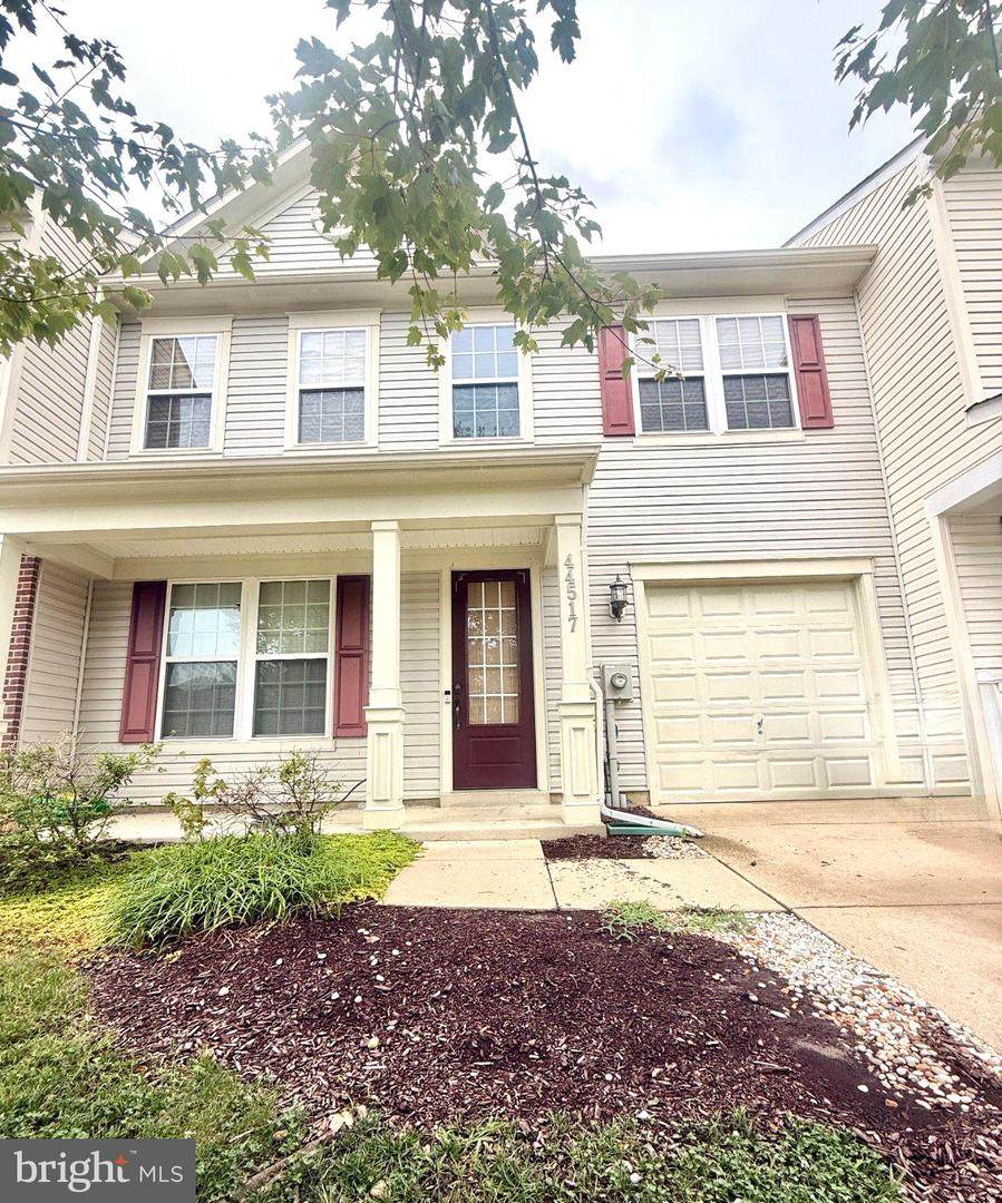 44517 Gray Wolf Street - Photo 1