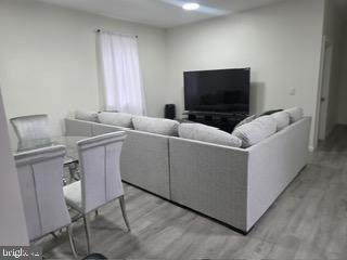 https://bt-photos.global.ssl.fastly.net/brightmls/orig_boomver_1_805117407136-2.jpg
