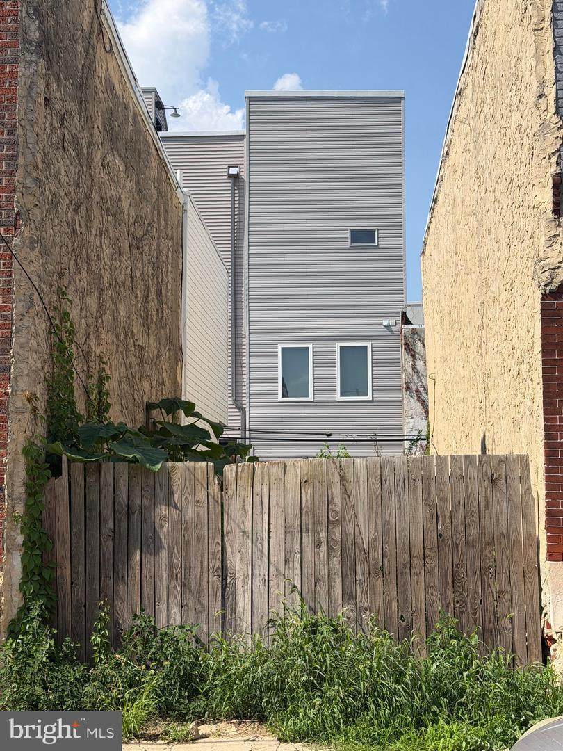 1933 Mountain Street - Photo 1