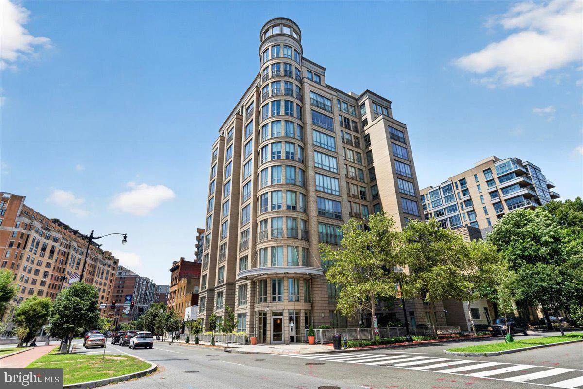 301 Massachusetts Avenue - Photo 1