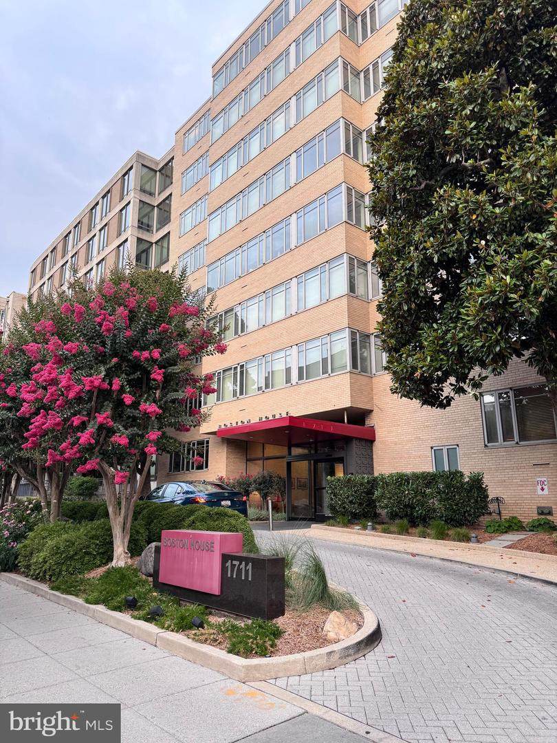 1711 Massachusetts Avenue - Photo 1
