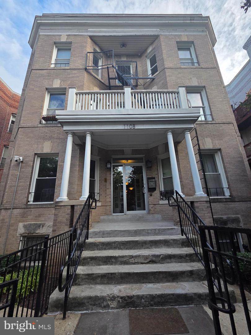 1108 Columbia Road - Photo 1