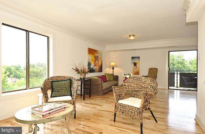 6001 Arlington Boulevard - Photo 1