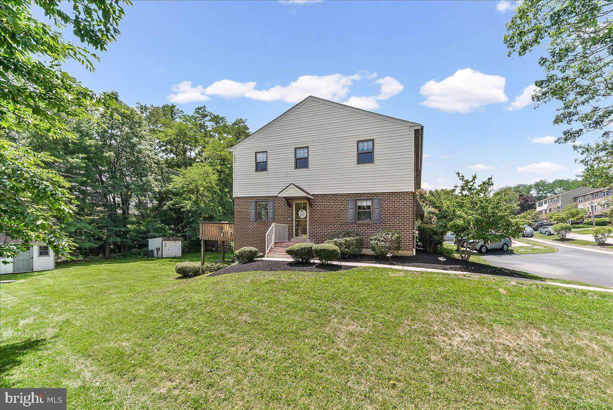 550 Coventry Lane - Photo 1