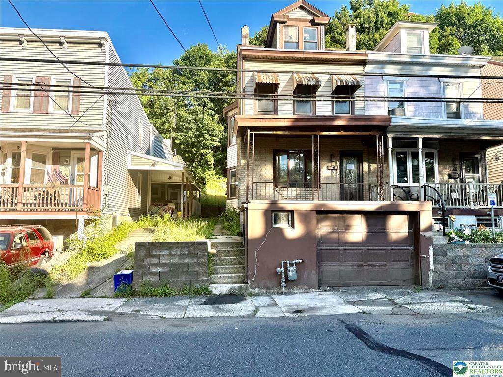 457 Nichols Street - Photo 1
