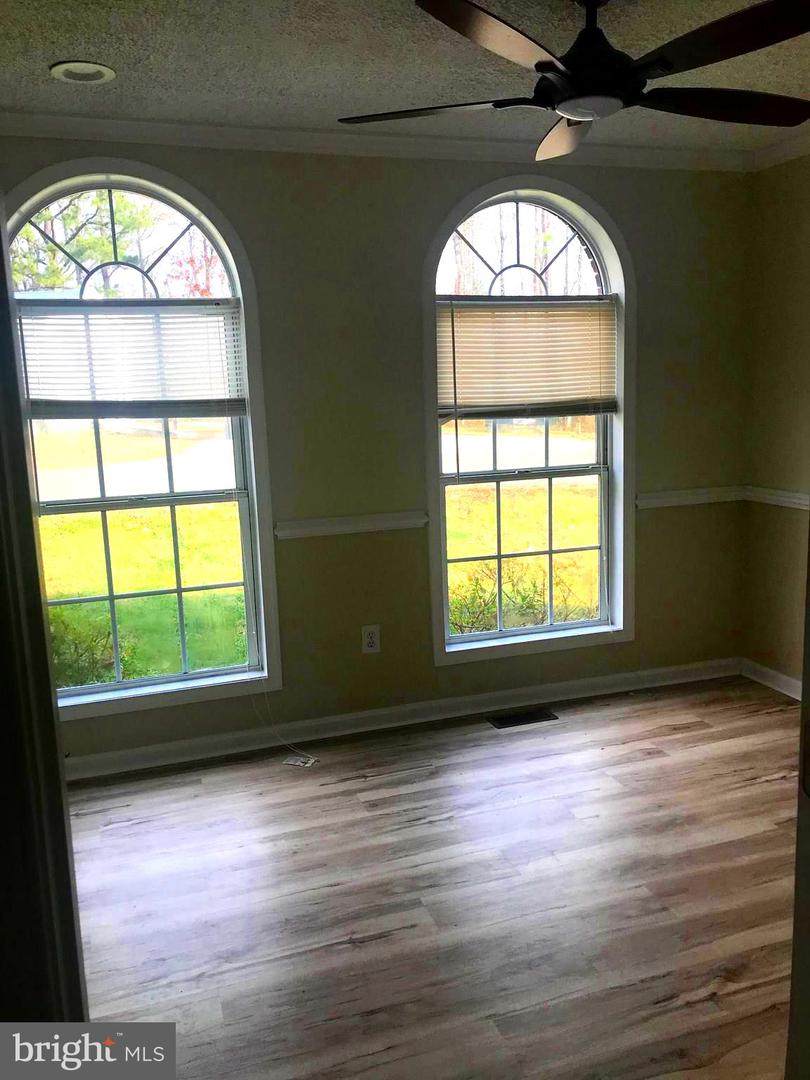 https://bt-photos.global.ssl.fastly.net/brightmls/orig_boomver_1_805125732412-2.jpg