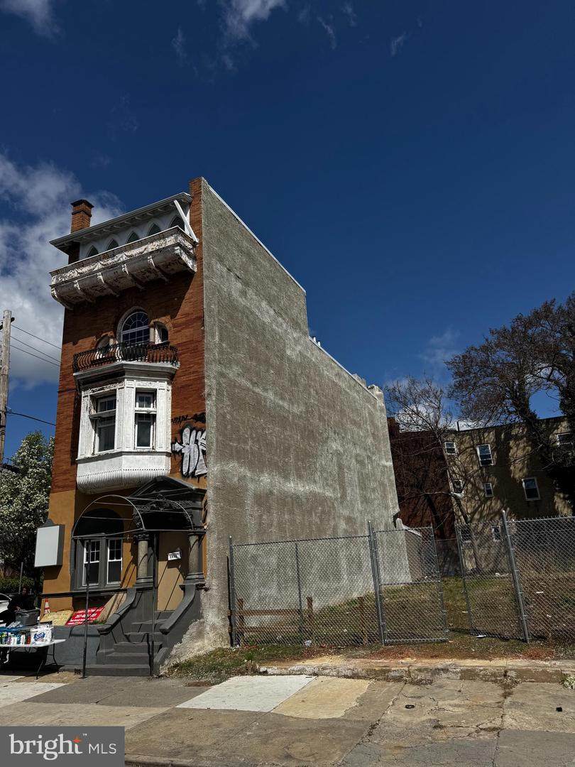 1935-37 Diamond Street - Photo 1