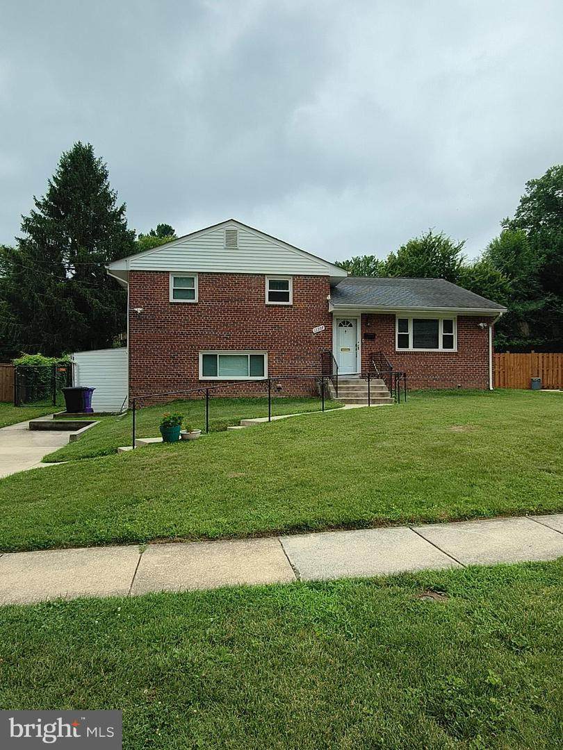12207 Hunters Lane - Photo 1
