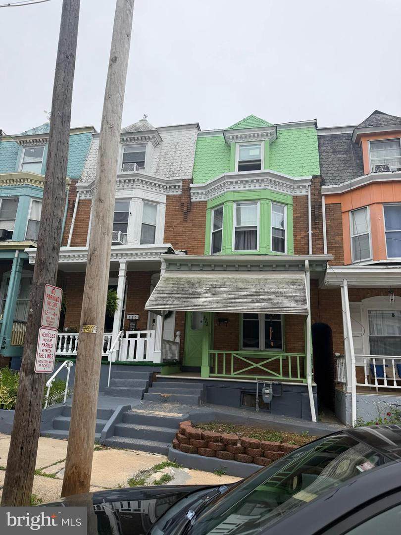 322 Douglass St - Photo 1