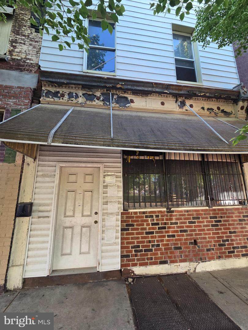 4245 Lancaster Avenue - Photo 1