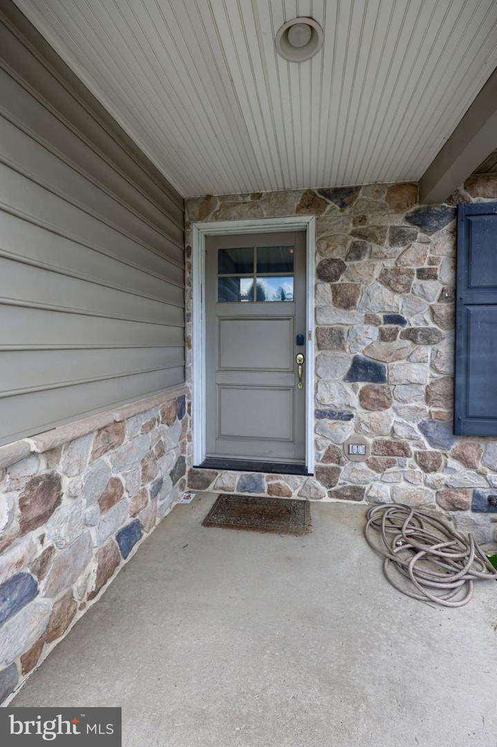 https://bt-photos.global.ssl.fastly.net/brightmls/orig_boomver_1_805142766190-2.jpg