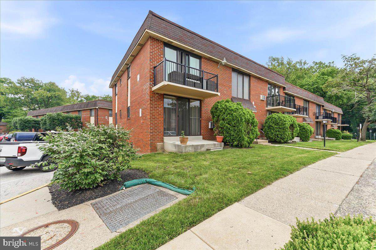 100 Glenolden Ave Avenue - Photo 1