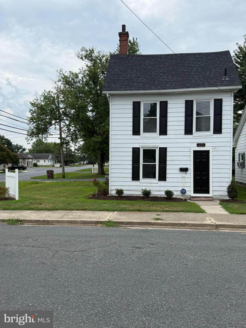 425 Henry Street - Photo 1