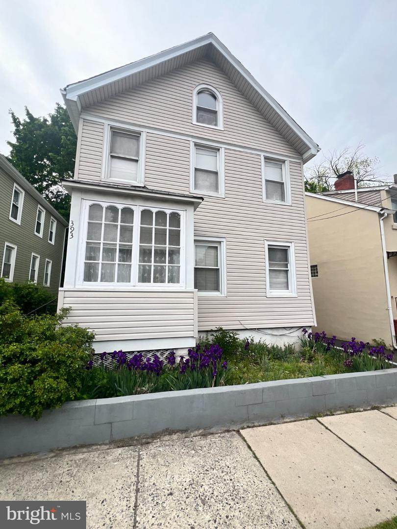 393 Glenwood Avenue - Photo 1
