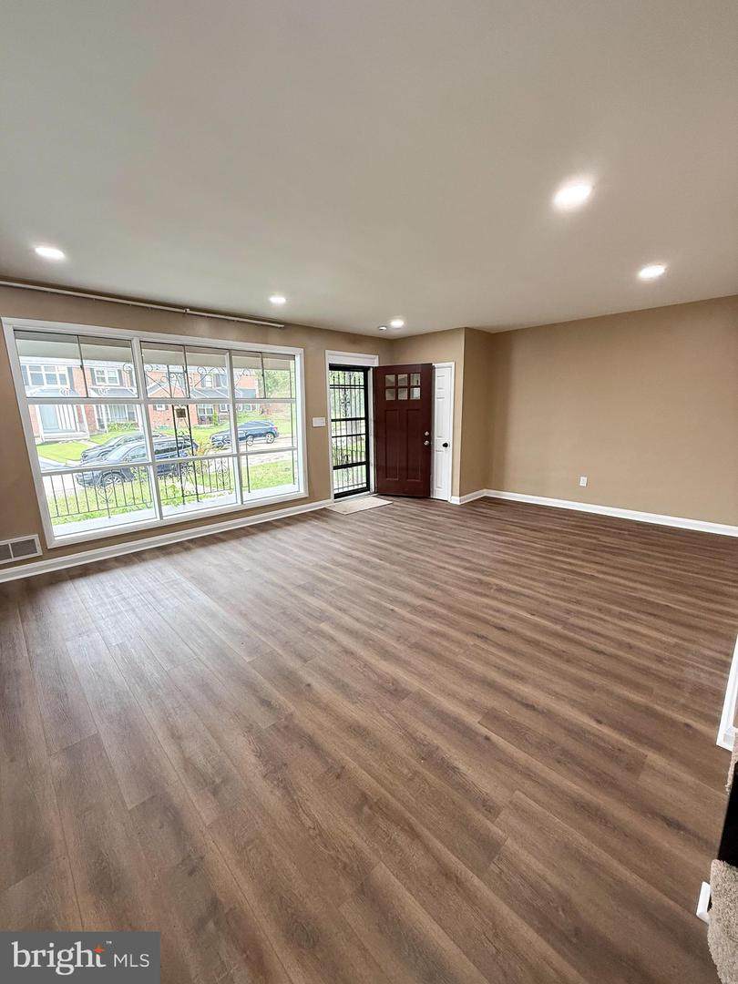 6101 Edlynne Road - Photo 1