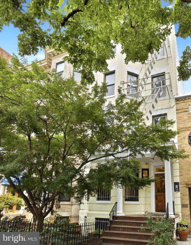 1731 20TH Street - Photo 1