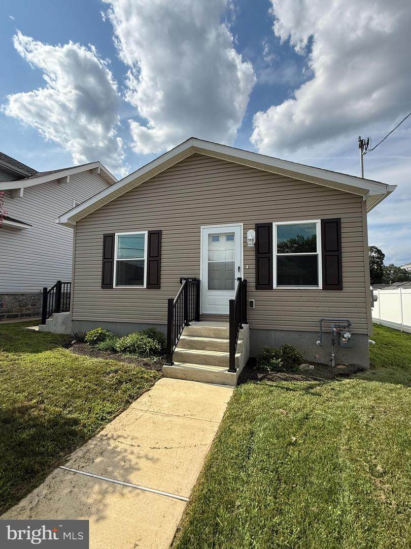 2329 Macdade Boulevard - Photo 1
