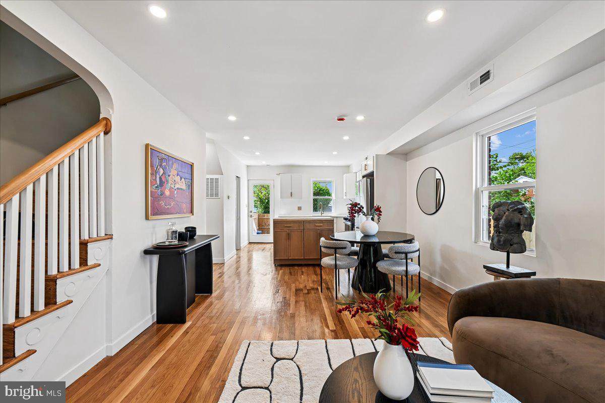 1525 Fort Davis Street - Photo 1