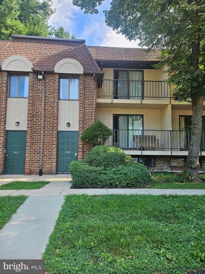 742-A Putnam Boulevard - Photo 1