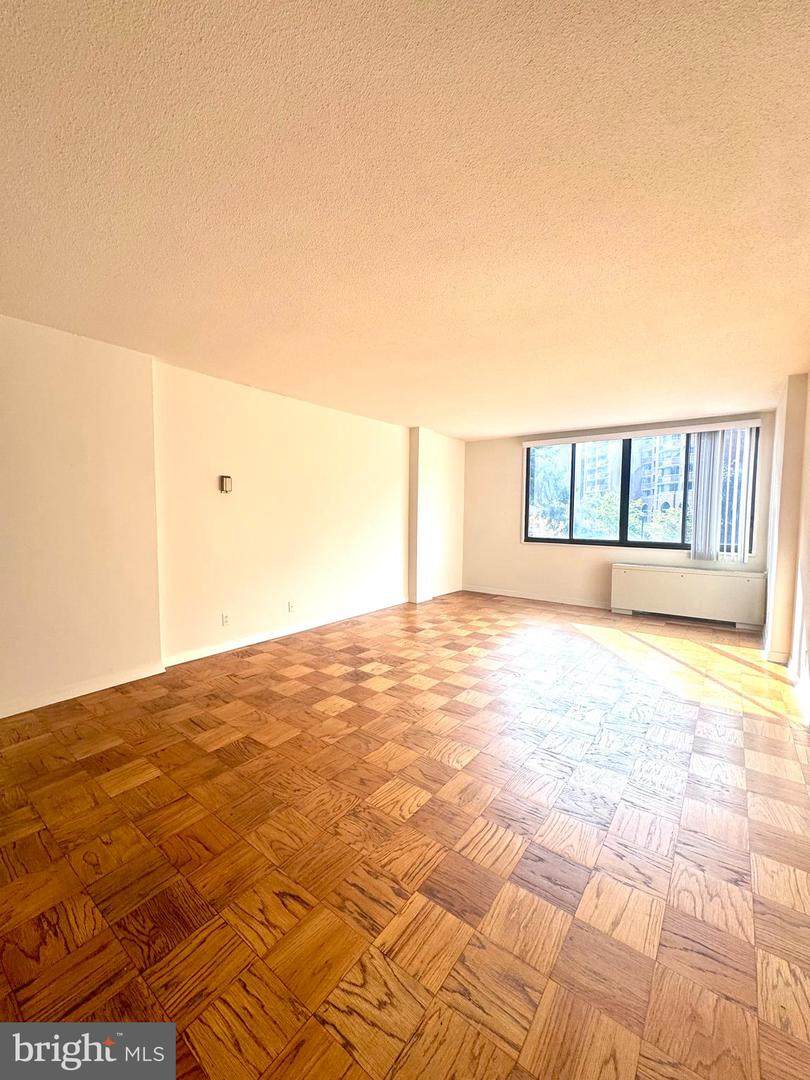 2201 L Street - Photo 1