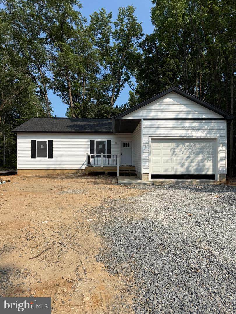 105 Circle Lane - Photo 1