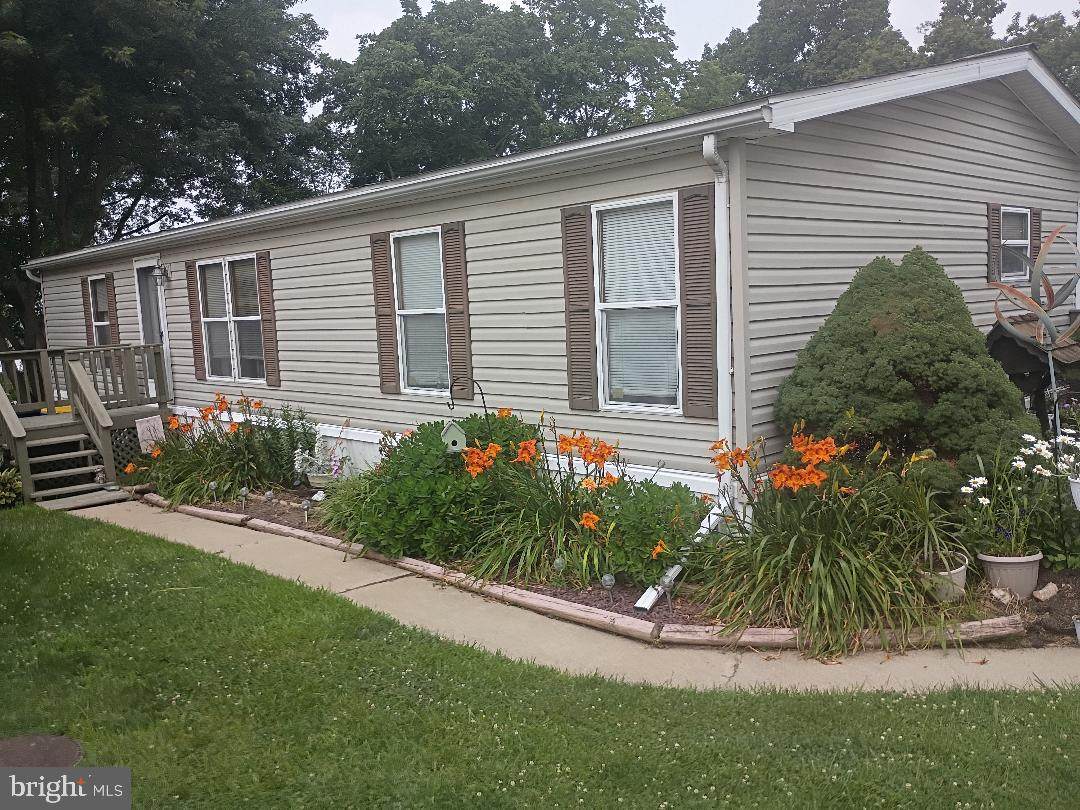 822 Sunny Lane - Photo 1