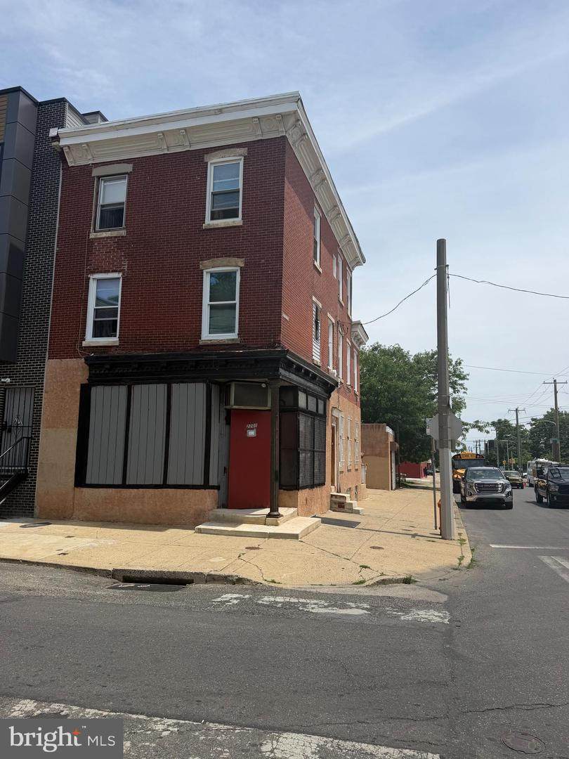 2201 7TH Street - Photo 1