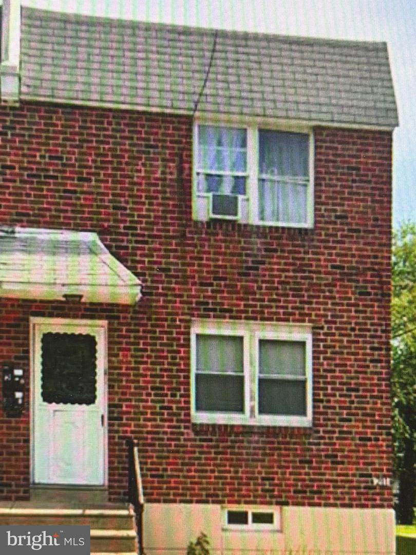 211 Elbridge Street - Photo 1