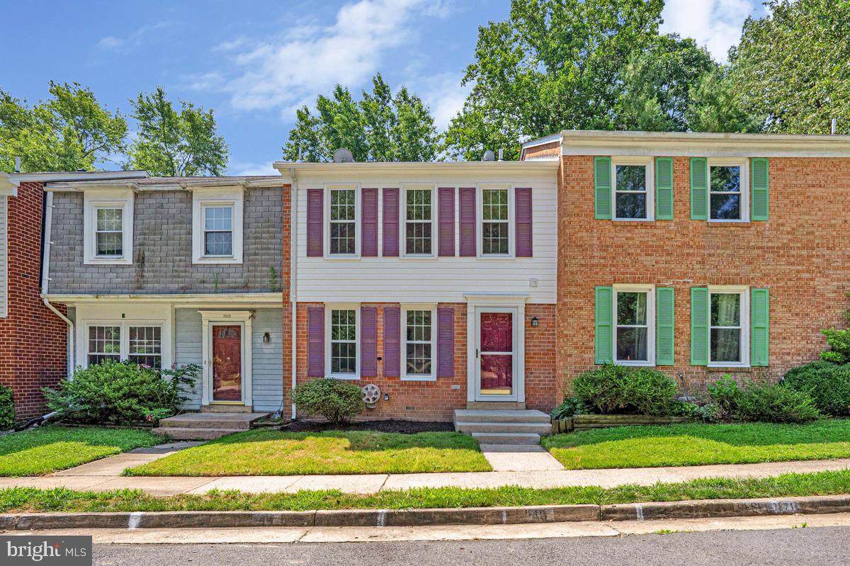 7821 Groveland Square - Photo 1
