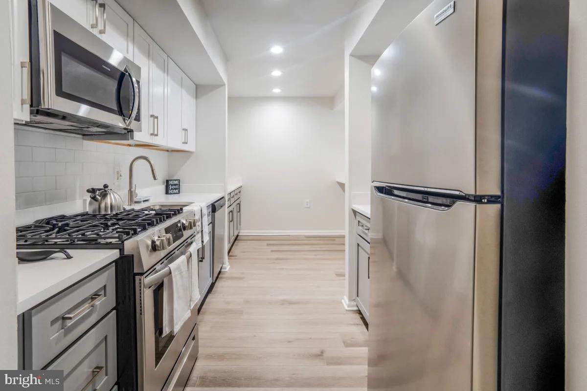 https://bt-photos.global.ssl.fastly.net/brightmls/orig_boomver_1_805171606632-2.jpg