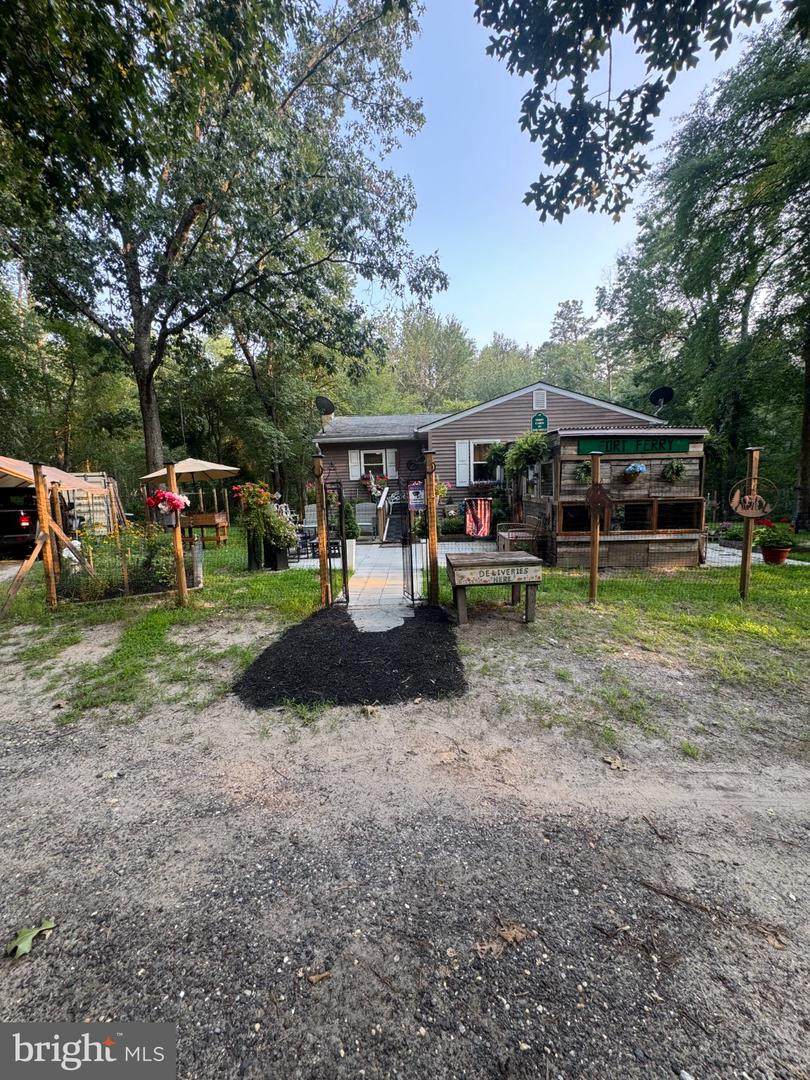 320 Hemlock Avenue - Photo 1